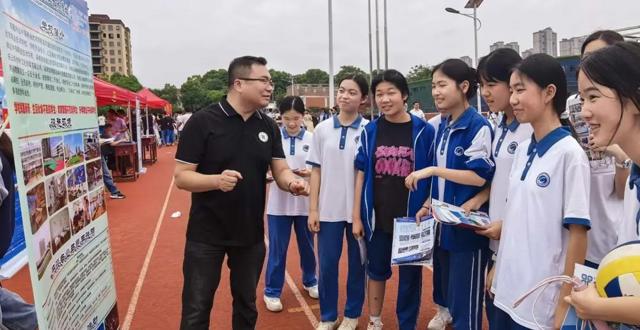 宣讲+体验 常德市中职教育宣传周活动助力初中生规划未来