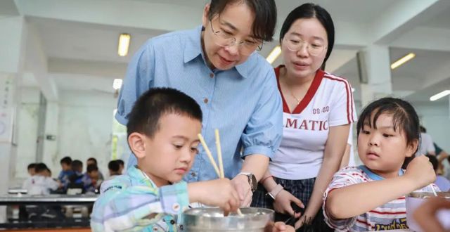 常德市领导调研石门县农村边远学校安全工作
